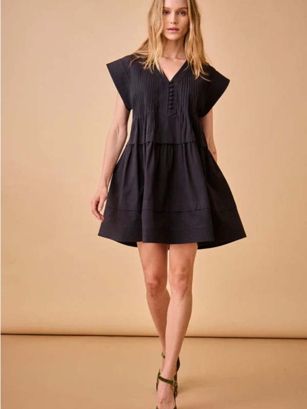 HUNTER BELL Black Short Tiered V-Neck Button Dress